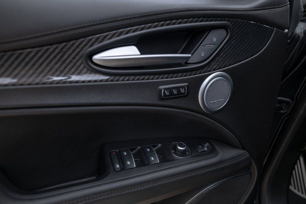 2023 Alfa Romeo Stelvio Quadrifoglio