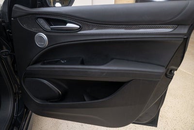 2023 Alfa Romeo Stelvio Quadrifoglio