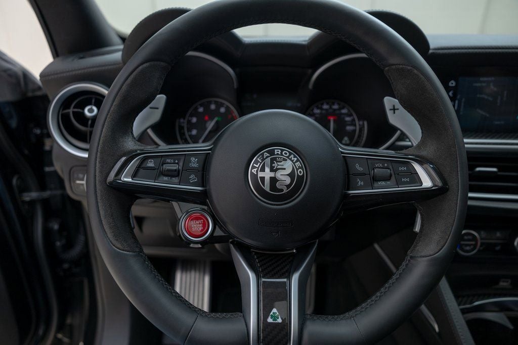 2023 Alfa Romeo Stelvio Quadrifoglio