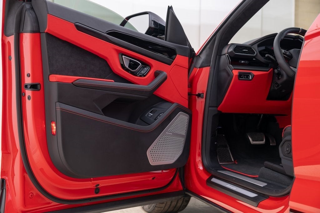 2022 Lamborghini Urus Base