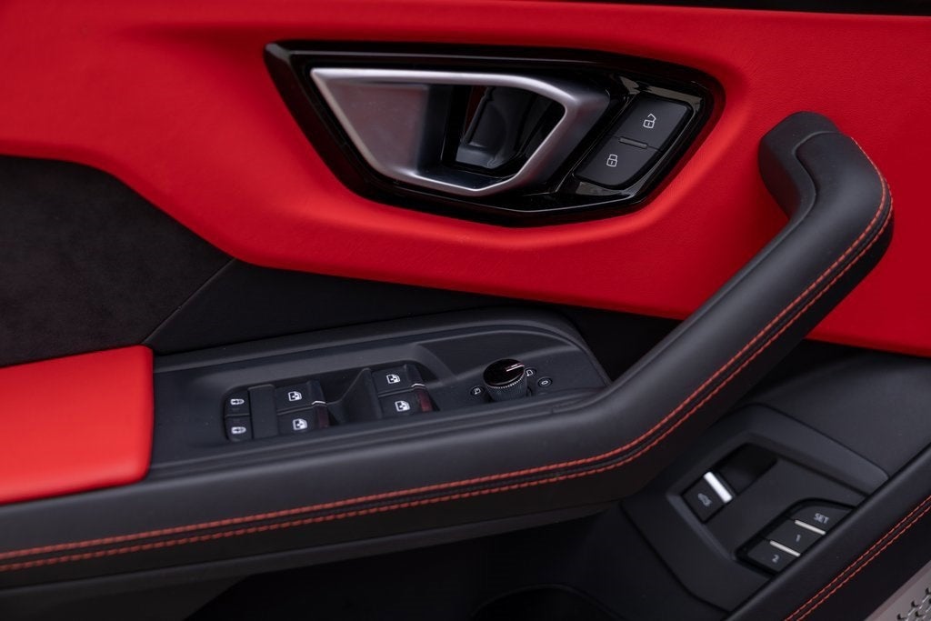 2022 Lamborghini Urus Base