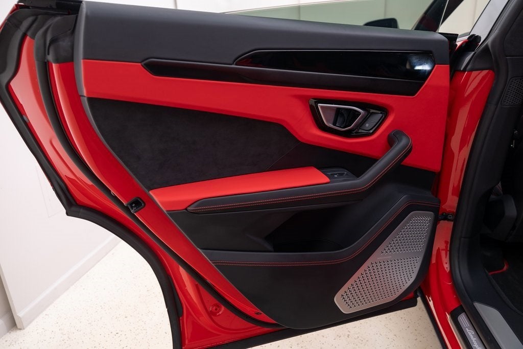 2022 Lamborghini Urus Base