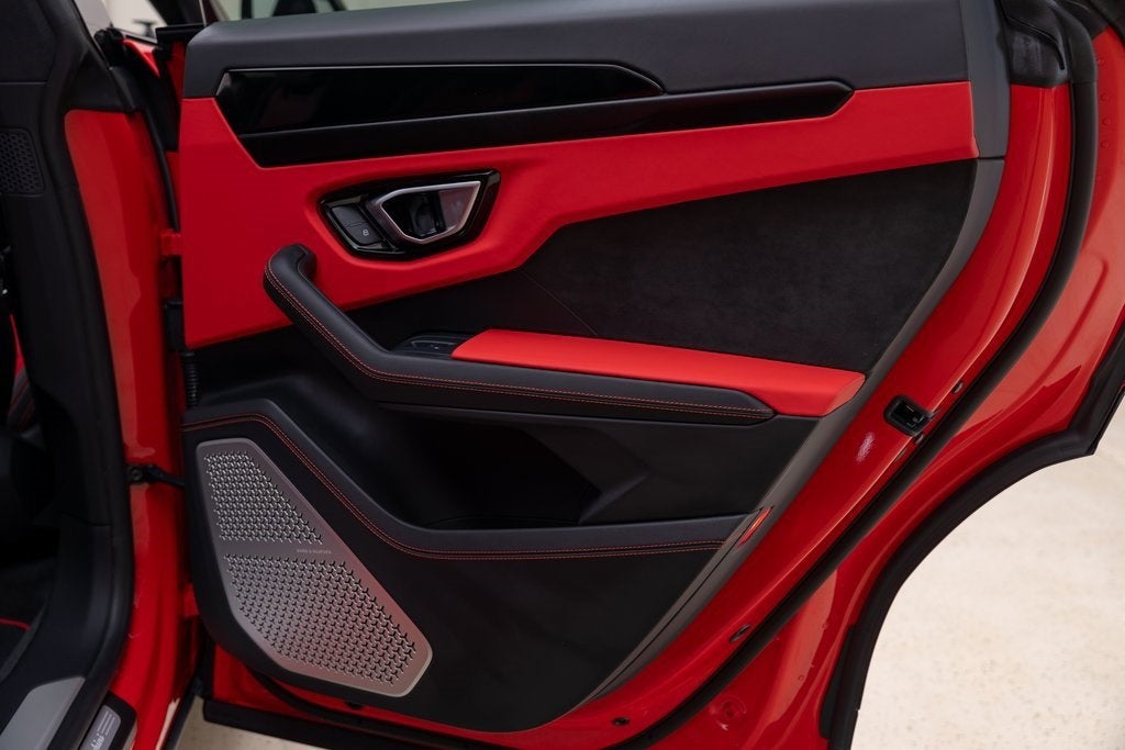 2022 Lamborghini Urus Base