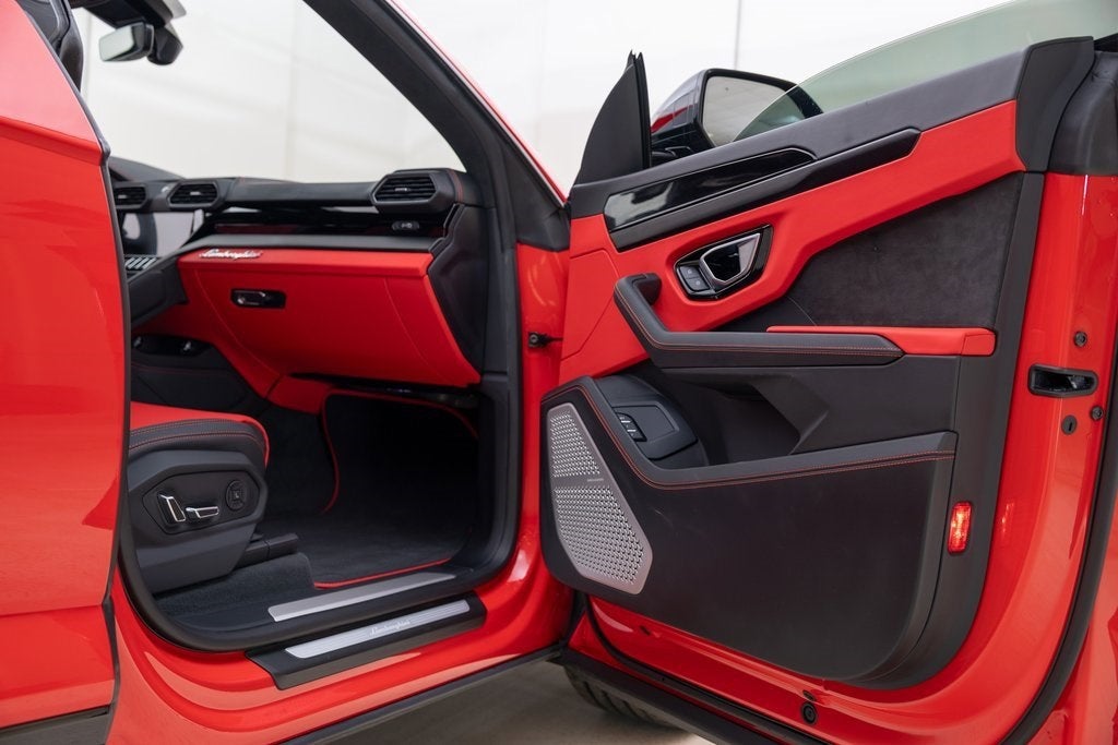 2022 Lamborghini Urus Base