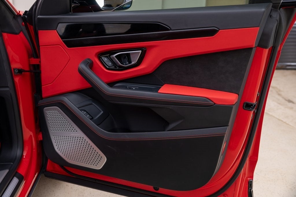 2022 Lamborghini Urus Base