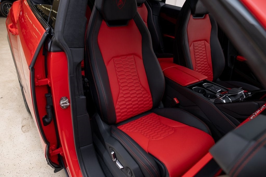 2022 Lamborghini Urus Base