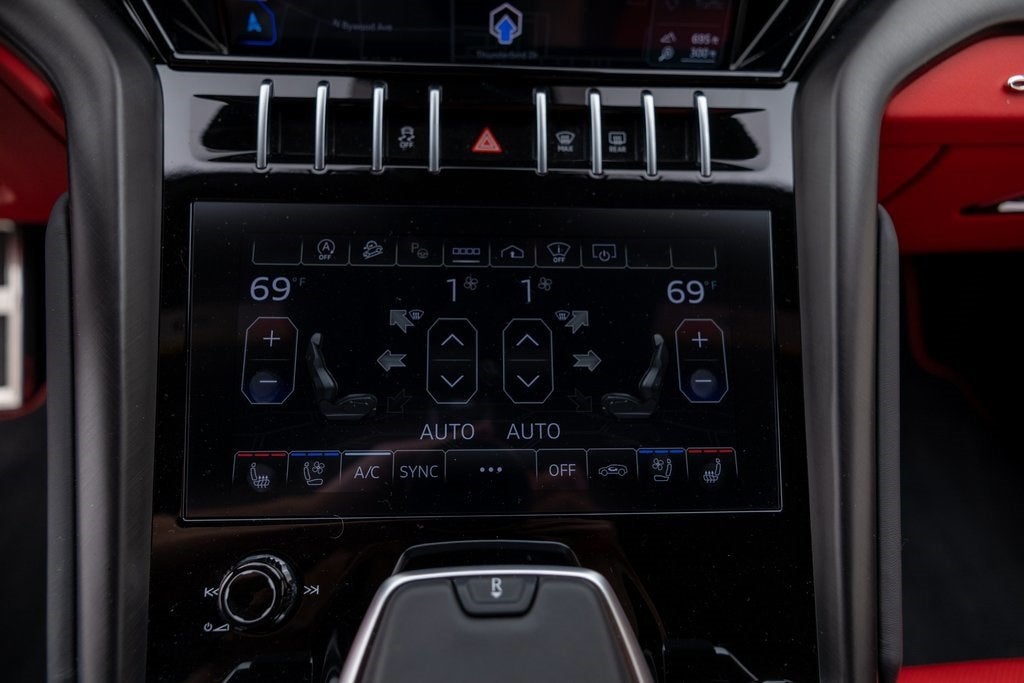 2022 Lamborghini Urus Base