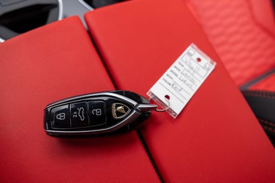 2022 Lamborghini Urus Base