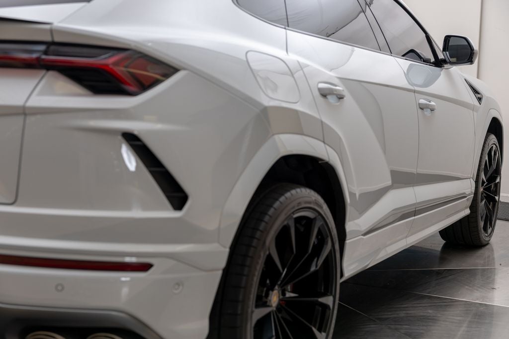 2022 Lamborghini Urus Base