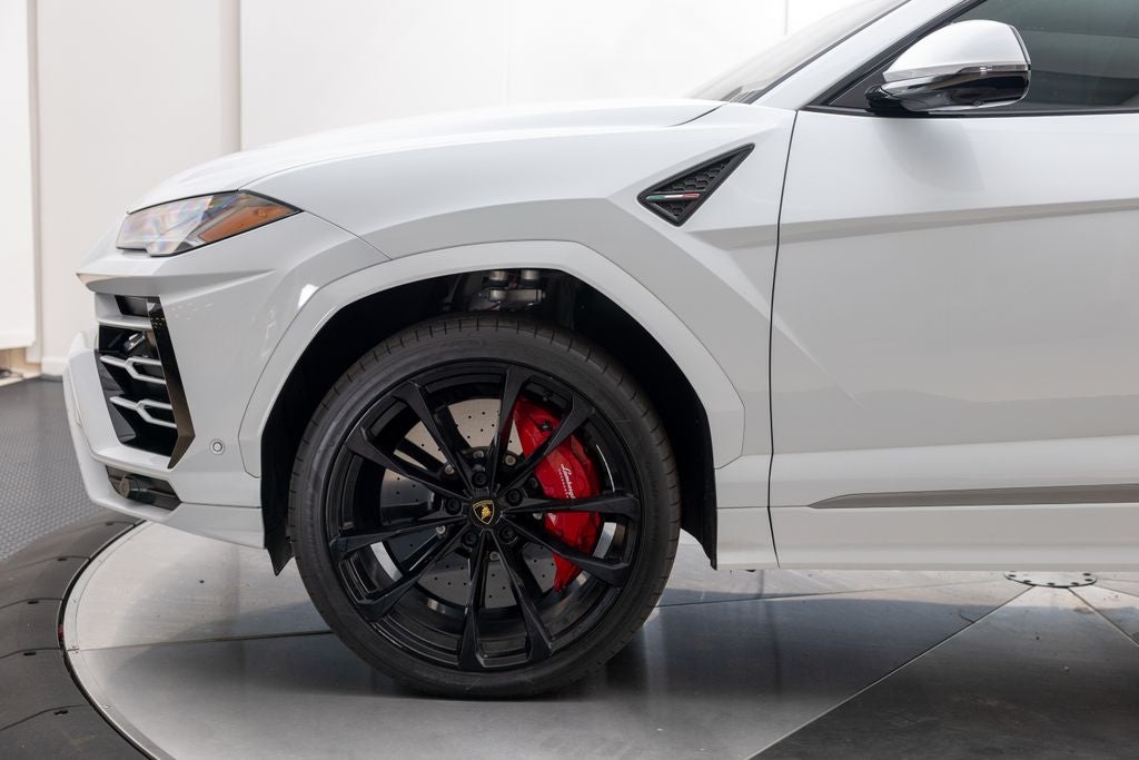 2022 Lamborghini Urus Base