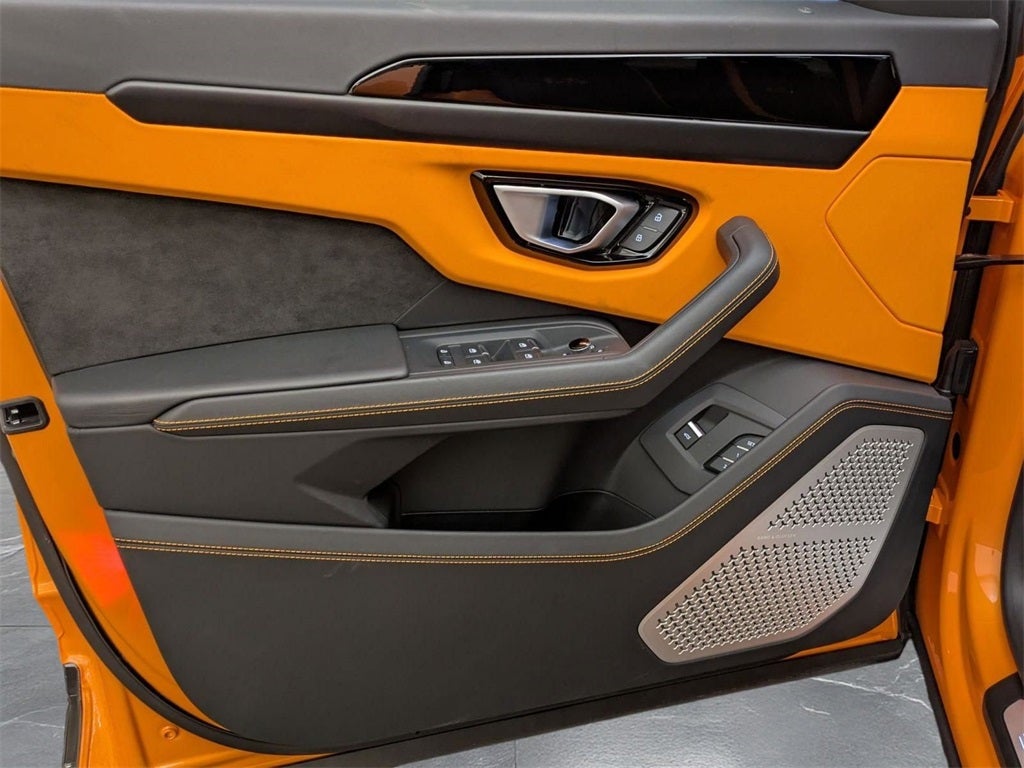 2024 Lamborghini Urus S