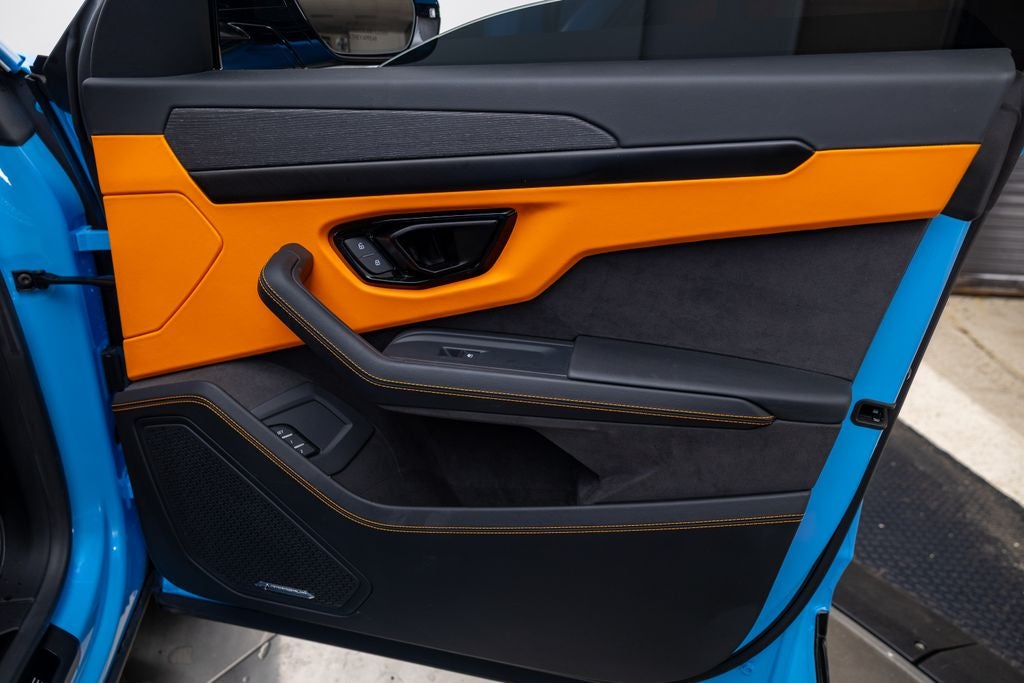 2025 Lamborghini Urus SE