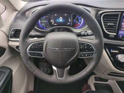 2024 Chrysler Pacifica Hybrid Select