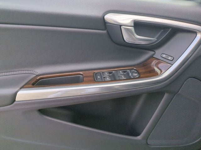 2015 Volvo V60 T5 Platinum