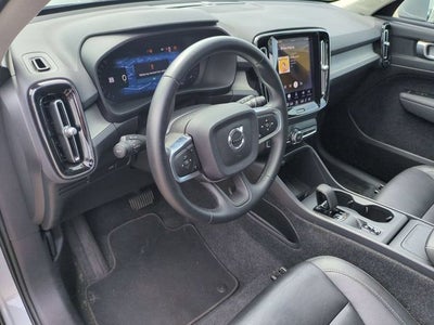 2025 Volvo XC40 B5 Core