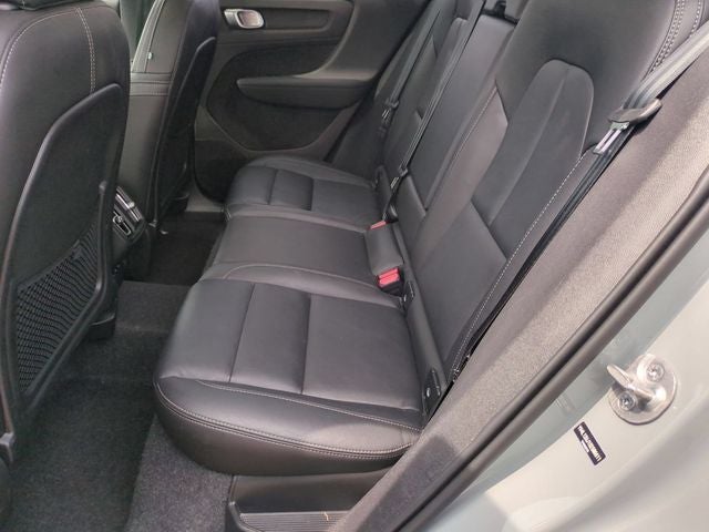 2025 Volvo XC40 B5 Core