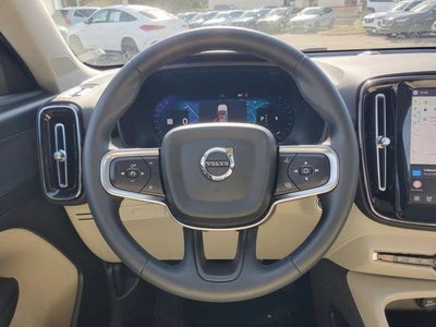 2023 Volvo XC40 B5 Plus Dark Theme